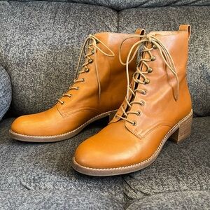 Madewell The Patti Lace-Up Boot in English Saddle Color, size 9.5